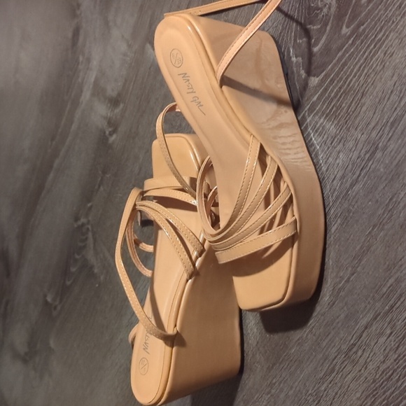 Nasty Gal Platform Strappy Sandals - Picture 2 of 2